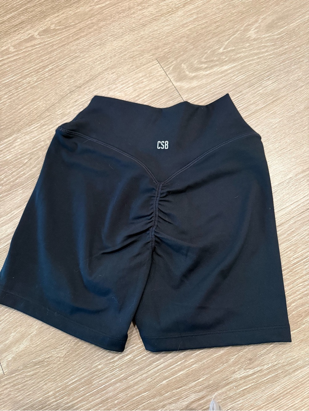 CSB Form Invisible Scrunch Shorts - Picture 4 of 4
